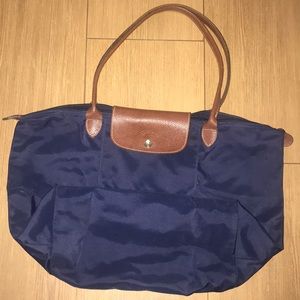 Longchamp Le pilage tote in navy size Large